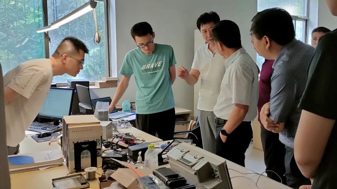 戳我試試