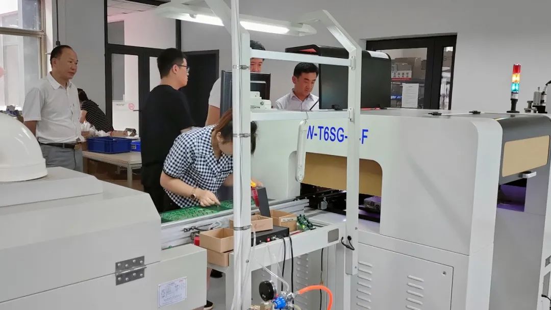 戳我試試