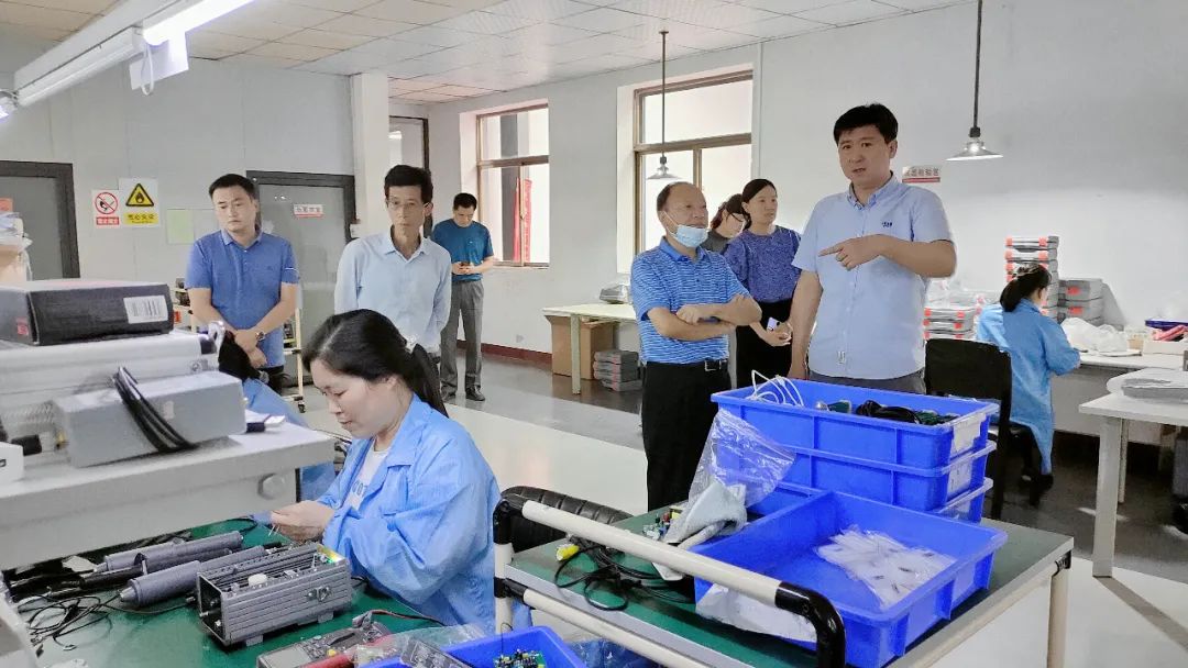 湖南省特種設備管理協會、長沙宏特公司等領導、專家一行來公司考察交流