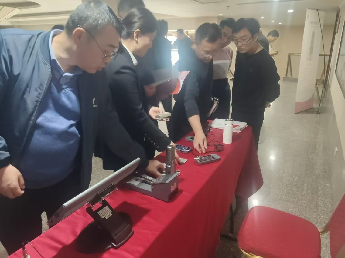 戳我試試
